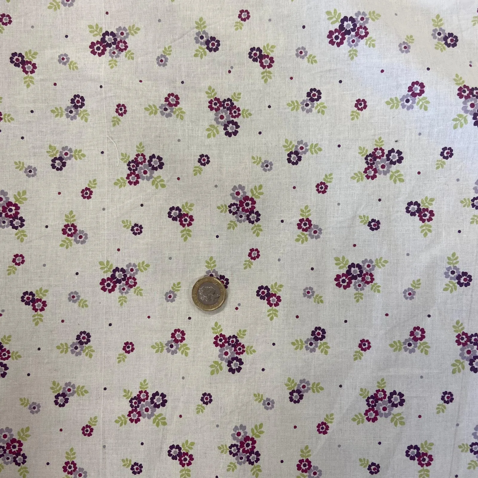 100% Heavier Weight Cotton - Flower Bunch - £7.50 Per Metre - Sold by Half Metre