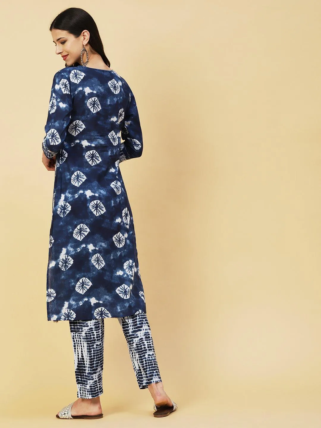Abstract Tie-Dye Texture Printed Mirror & Resham Embroidered Kurta With Pants - Navy Blue