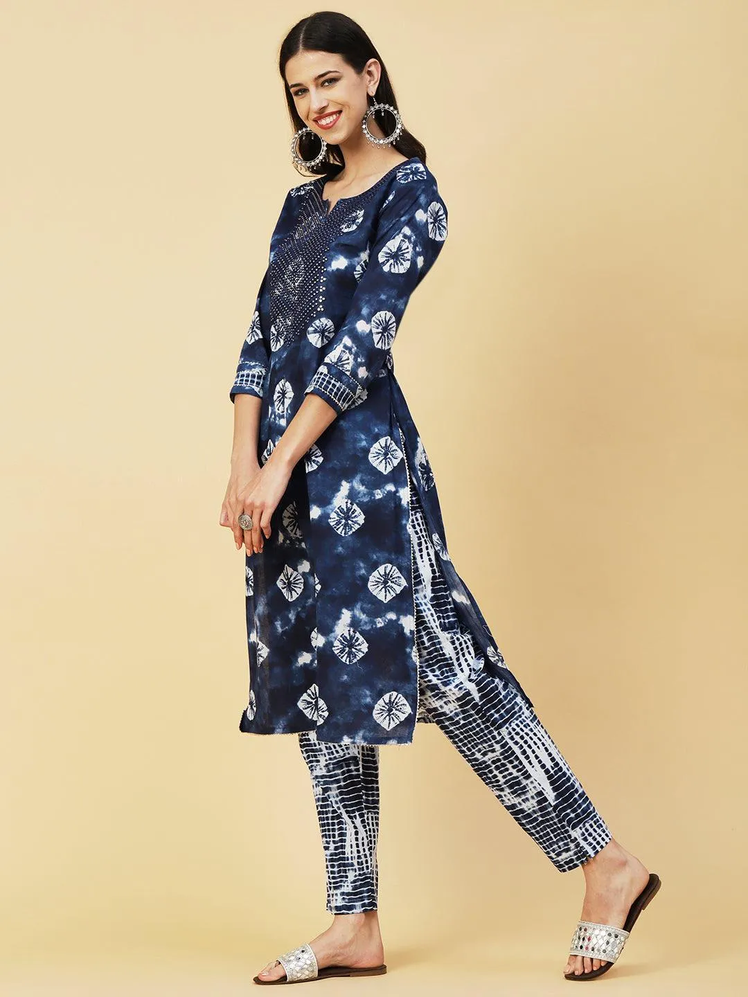 Abstract Tie-Dye Texture Printed Mirror & Resham Embroidered Kurta With Pants - Navy Blue