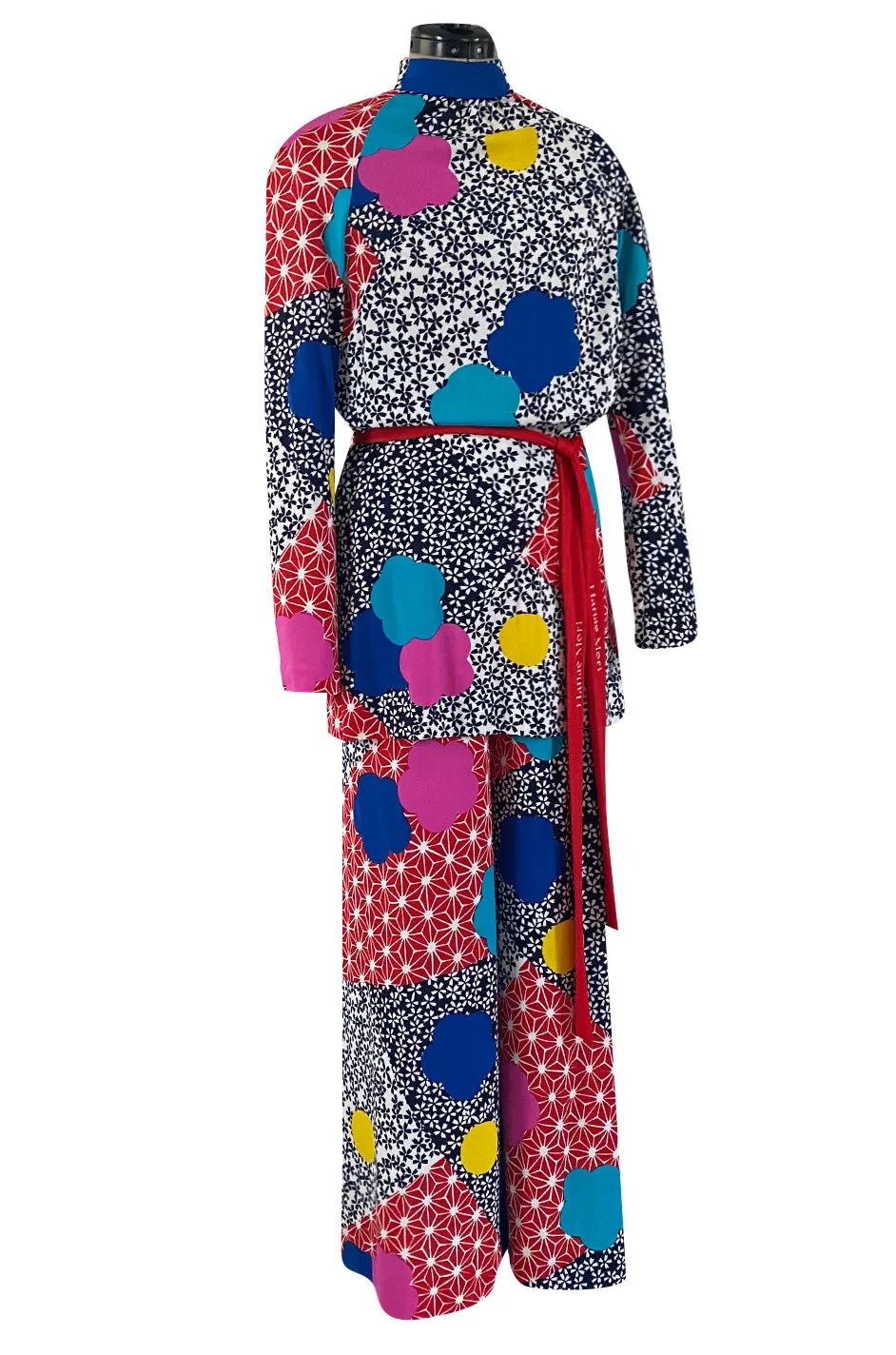 Fantastic 1970s Hanae Mori Bright Floral Print Jersey Pant & Top Set w Signed Belt