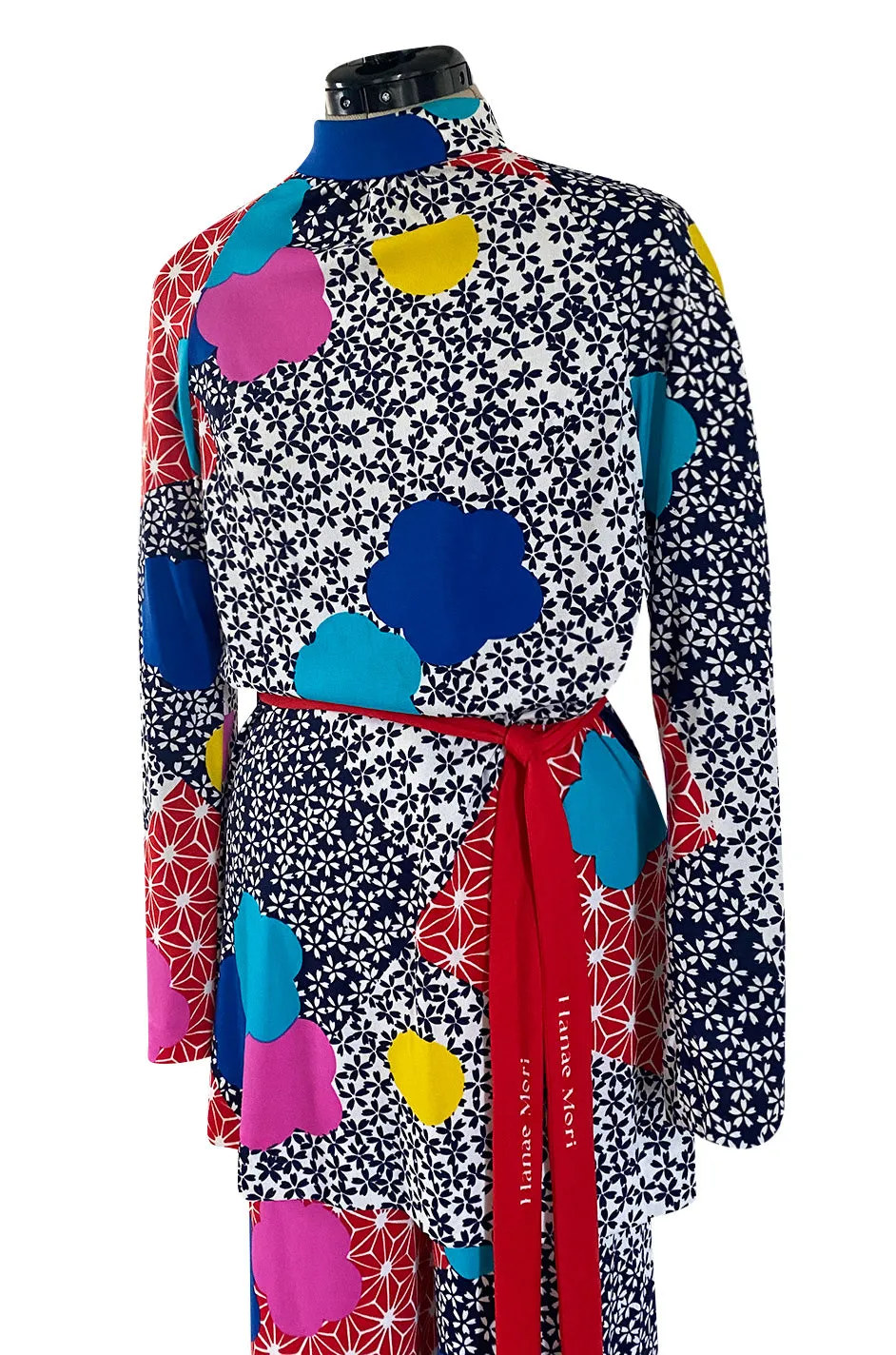 Fantastic 1970s Hanae Mori Bright Floral Print Jersey Pant & Top Set w Signed Belt