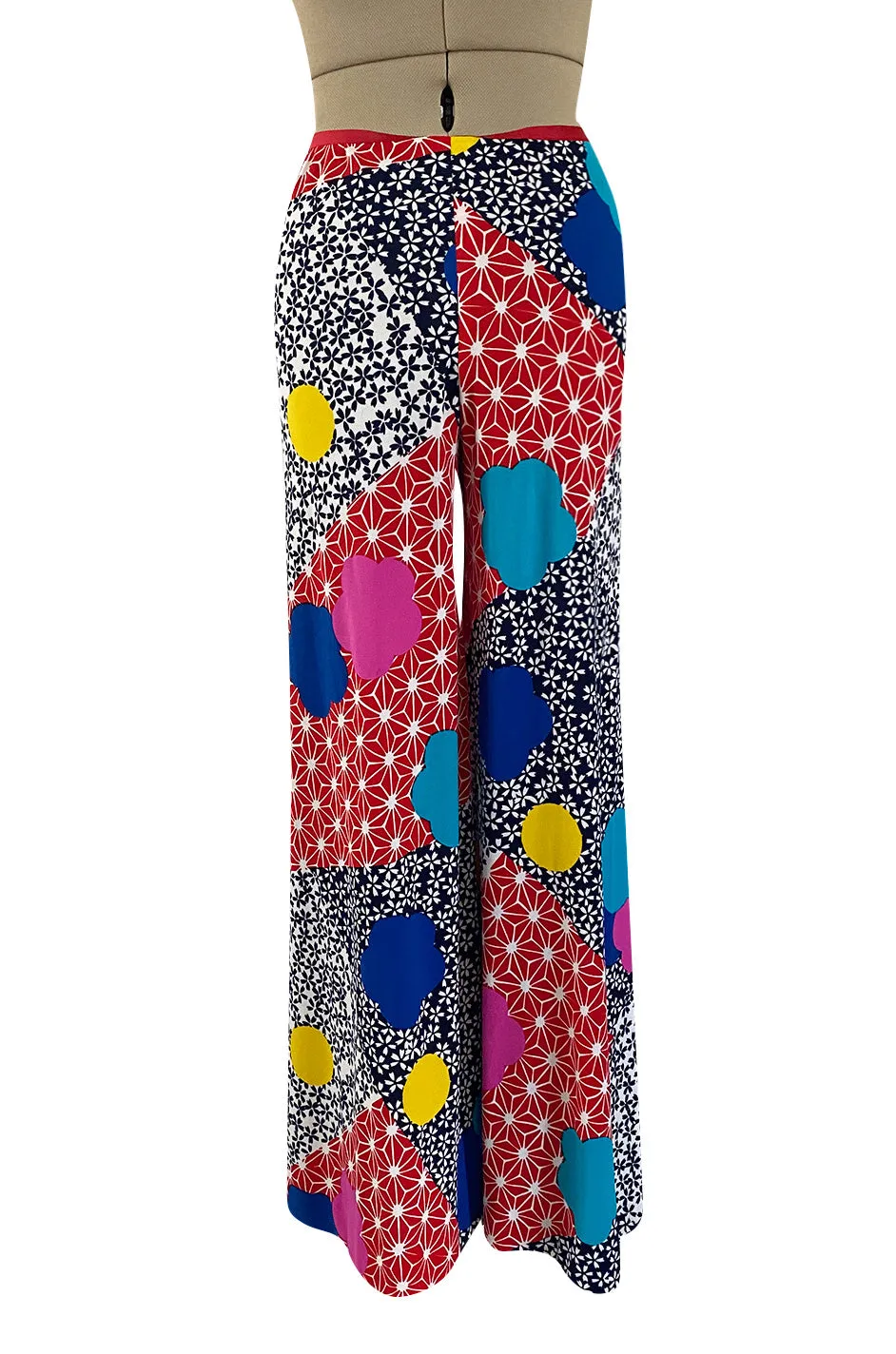 Fantastic 1970s Hanae Mori Bright Floral Print Jersey Pant & Top Set w Signed Belt