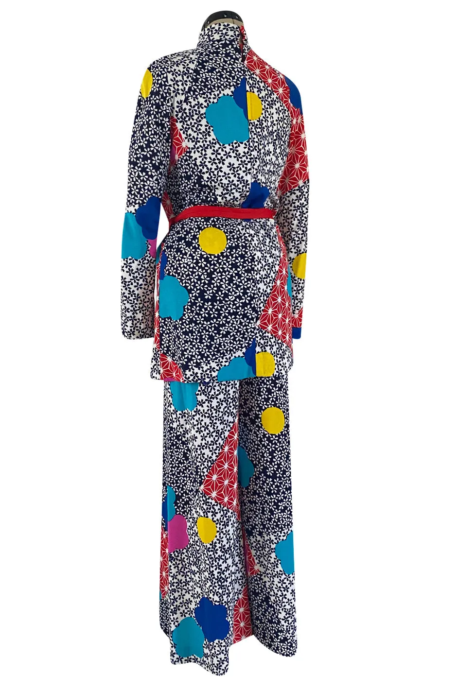 Fantastic 1970s Hanae Mori Bright Floral Print Jersey Pant & Top Set w Signed Belt