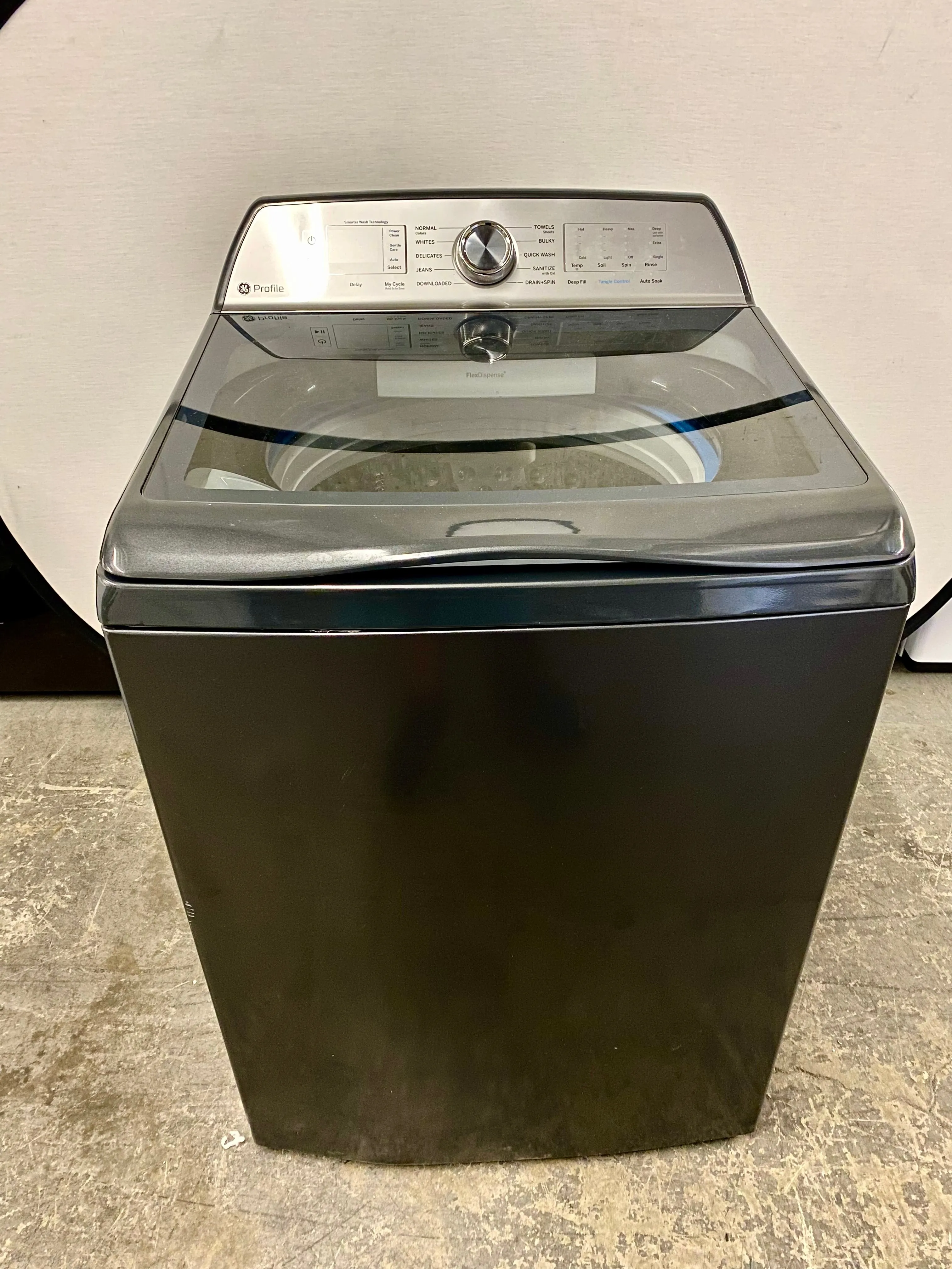 GE PTW605BPRDG 28 Inch Top Load Smart Washer with 4.9 Cu. Ft. Capacity, 12 Wash Cycles, 7 Wash Options, Microban® Antimicrobial Technology, Built-In WiFi, Sanitize with Oxi, Smart FlexDispense™, Tangle Control, Deep Fill: Diamond Gray