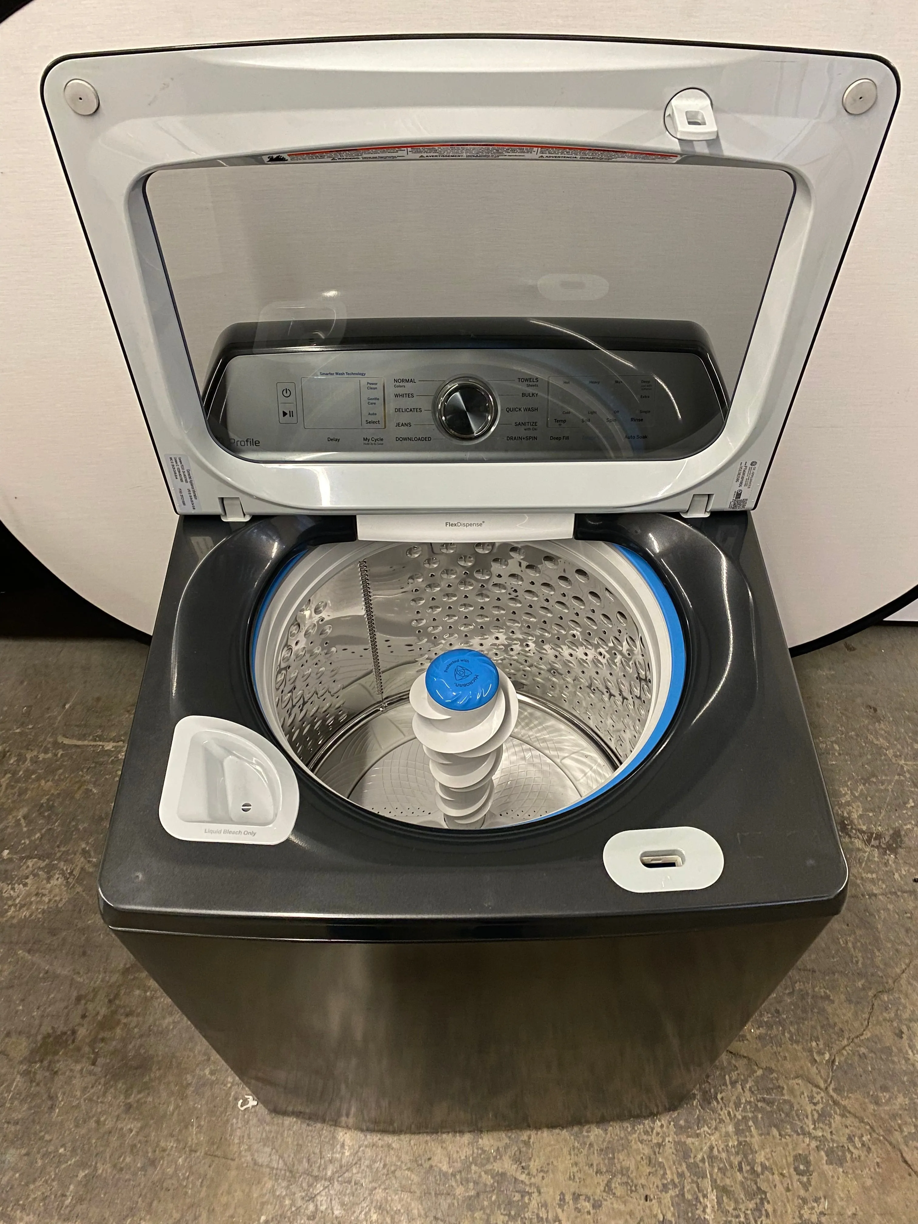GE PTW605BPRDG 28 Inch Top Load Smart Washer with 4.9 Cu. Ft. Capacity, 12 Wash Cycles, 7 Wash Options, Microban® Antimicrobial Technology, Built-In WiFi, Sanitize with Oxi, Smart FlexDispense™, Tangle Control, Deep Fill: Diamond Gray